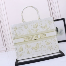 Christian Dior Shopping Bags